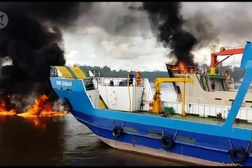 2 kapal pengangkut BBM terbakar  di Merauke, 2 tewas