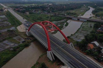 Tol Trans Jawa dikelilingi pemandangan indah, pengemudi jangan terbuai