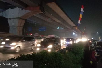 Tol Jakarta-Cikampek kembali padat pascapenutupan one way