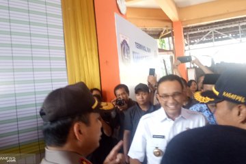 Anies cek pelayanan mudik di Terminal Kampung Rambutan