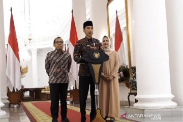 Presiden Jokowi ajak rakyat Indonesia berdoa untuk Ani Yudhoyono.