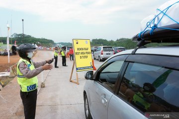 Buka tutup rest area saat penuh