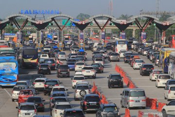 Antrean di gerbang tol Palimanan