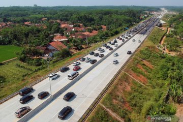 Sistim satu arah tol Jakarta -Semarang