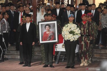 Upacara pelepasan jenazah Ani Yudhoyono