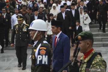 Presiden Jokowi pimpin upacara pemakaman Ani Yudhoyono