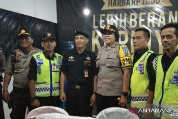 Menjelang tengah malam volume kendaraan pemudik meningkat