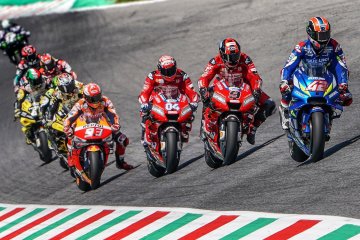 Serangan ganda Ducati repotkan Marquez di Mugello
