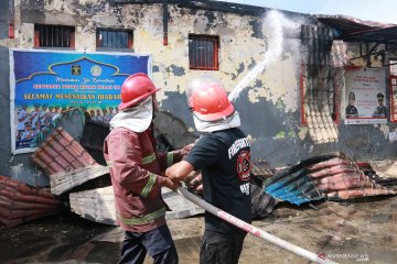 Empat mobil pemadam diterjunkan ke Lapas Kelas IIB Pidie