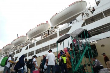 H-2 Lebaran, 2.735 pemudik turun di Pelabuhan Makassar