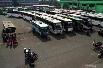 Pengelola bus di Palembang operasikan armada cadangan