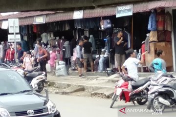 Gempa Nias buat warga panik dan berhamburan