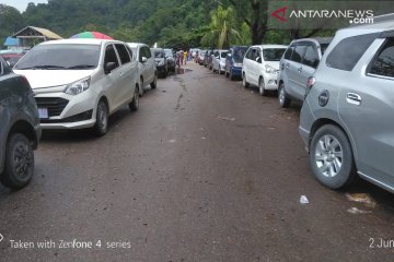 Antrean kendaraan di Pelabuhan Torobulu melebihi 24 jam