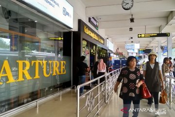 H-1 arus mudik Bandara Halim Perdana mulai menurun