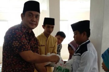 1.000 anak yatim dan janda di Nias terima santunan