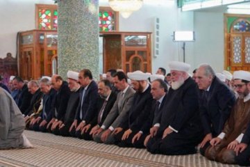 Presiden Bashar sholat Idul Fitri di Masjid Presiden Hafez al-Assad