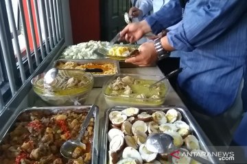 Lapas Pondok Bambu Jakarta Timur suguhkan hidangan opor dan rendang