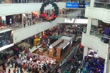 Warga Bandarlampung padati pusat perbelanjaan