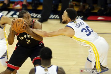 Curry cetak 47 poin, tapi Warriors keok dari Raptors di seri ketiga