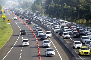 Polisi berlakukan sistem buka tutup dan contraflow menuju kawasan Puncak, Bogor