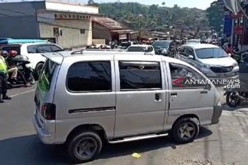 Kendaraan wisatawan padati jalur Sukabumi dari arah Bogor