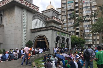 Pekerja Indonesia padati Masjid Taipei saat libur Festival Perahu Naga
