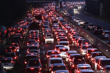 Satu arah di Tol Jakarta-Cikampek dilakukan mulai dari KM 57