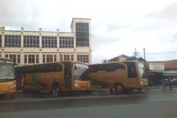 Penumpang bus antarprovinsi tiba di Terminal KM-6 Kalsel dominan