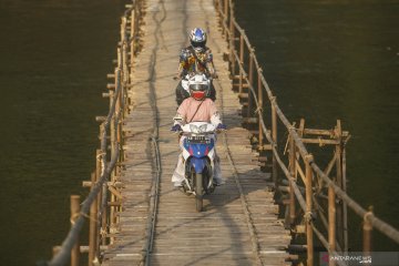 Jembatan bambu Sungai Progo