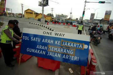 Pemberlakuan satu arah mulai gerbang Tol Kalikangkung Semarang