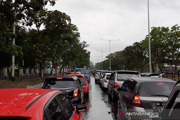 Sejumlah ruas jalan di Padang alami kemacetan