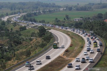 Agar unik dan menarik,  jadikan jalan tol "display" keragaman budaya