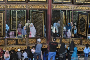 Wisata religi Al Quran Raksasa di Palembang kembali dibuka