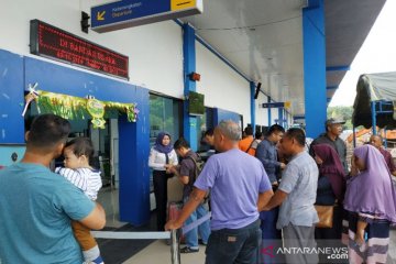 Penumpang arus balik Lebaran padati Bandara Haji Asan Sampit