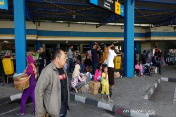 Ribuan perantau tinggalkan Gunung Kidul melalui Terminal Dhaksinarga