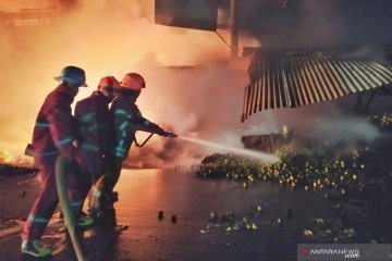 Kebakaran Pasar Ujungberung diduga berasal dari kios buah-buahan