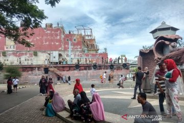 Kapal PLTD Apung Banda Aceh dipadati ribuan wisatawan liburan Lebaran