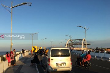 Jembatan Suroboyo jadi lokasi swafoto saat libur Lebaran