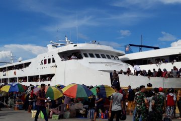 Jumlah penumpang arus balik melebihi kapasitas diawasi KSOP Ternate