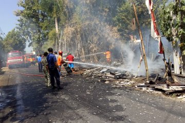 PMK Tulungagung padamkan kebakaran rumah pedagang bakso