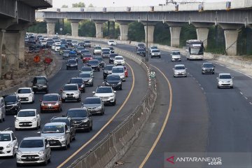 Lalu lintas di Tol Cikampek masih padat di beberapa titik