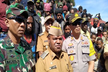 Bupati Puja janji bantu mantan kksb yang kembali ke NKRI