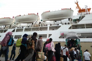 Arus balik di Pelabuhan Makassar capai 454 ribu jiwa
