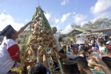 Tradisi lebaran ketupat di berbagai daerah di Indonesia