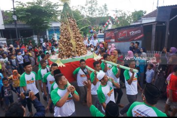 Warga Trenggalek rayakan Lebaran ketupat dengan berbagai cara