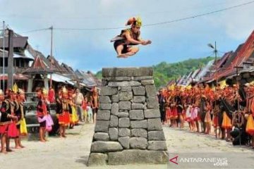 Fahombo lahir dari tradisi perang di Nias