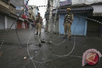 Serangan granat di Kashmir lukai 10 orang di tengah penindasan India