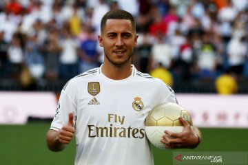 Eden Hazard di mata Lucas Vazquez