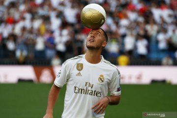 Real Madrid perkenalkan Eden Hazard di Santiago Bernabeu