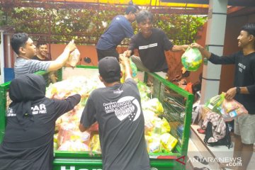 Distribusi bantuan korban banjir Samarinda